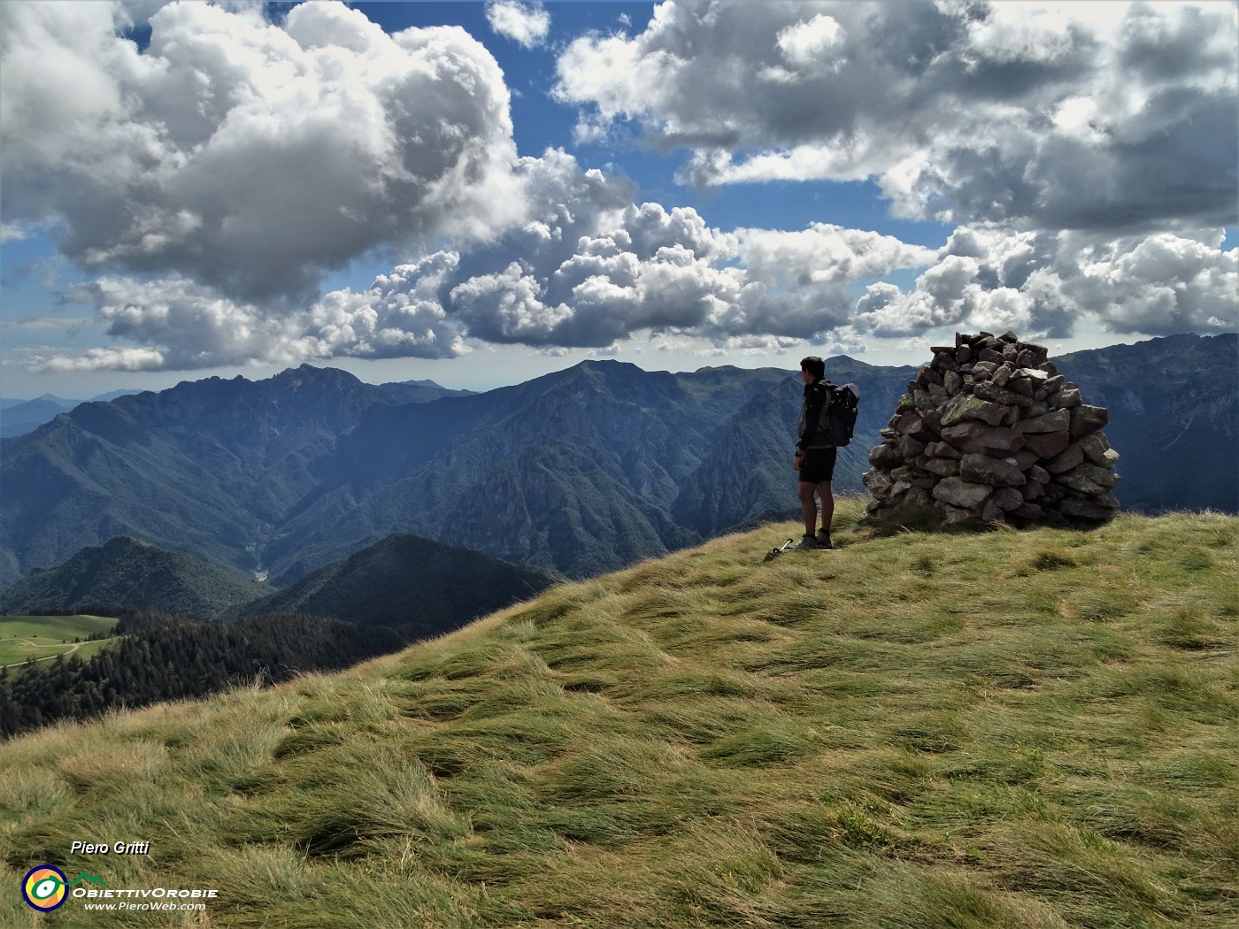 89 All'omone del Monte Avaro (2080 m).JPG
